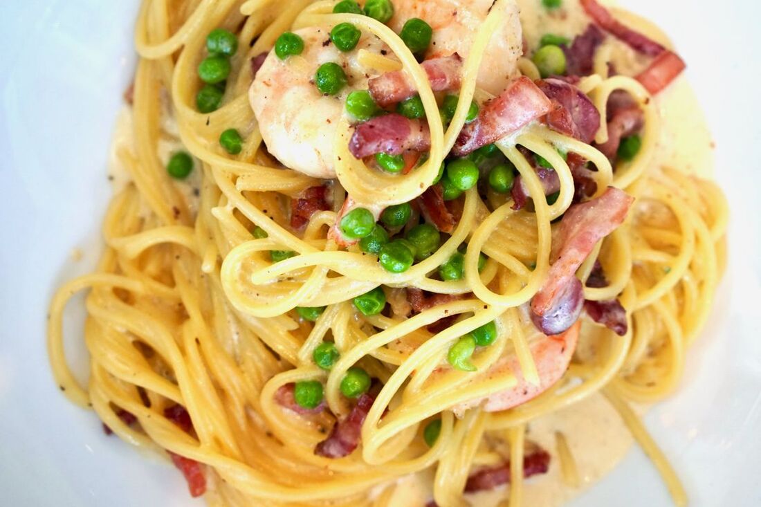 Spaghetti alla carbonara with shrimp at Mi Piace in Pasadena. Photo by The Foodie Biz.