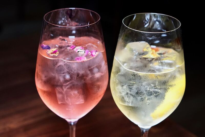 sparkling cocktails at Pikoh, photo credit The Foodie Biz
